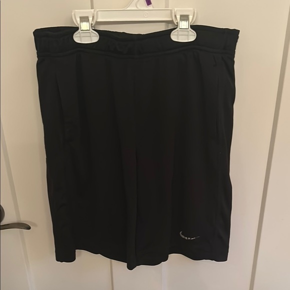 Nike Boys Black Athletic Shorts, size Youth M - Picture 1 of 6